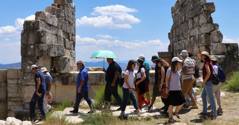 2000 yıllık çeşmenin suyunu içmek isteyen o şehre akın ediyor Sözcü Gazetesi