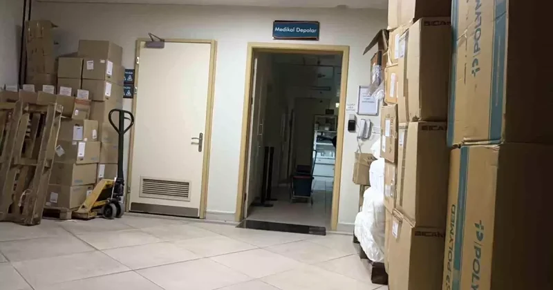 Boşanma aşamasındaki eşini çalıştığı hastanede vurdu