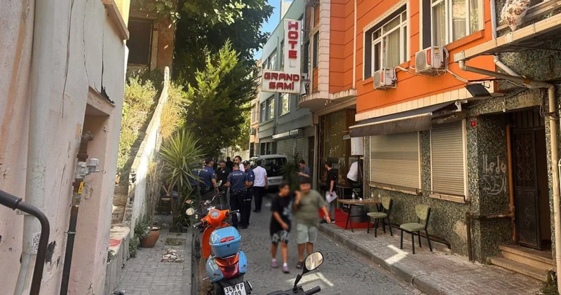 Hollanda vatandaşı 2 çocuk Fatih te otelde ölü bulundu