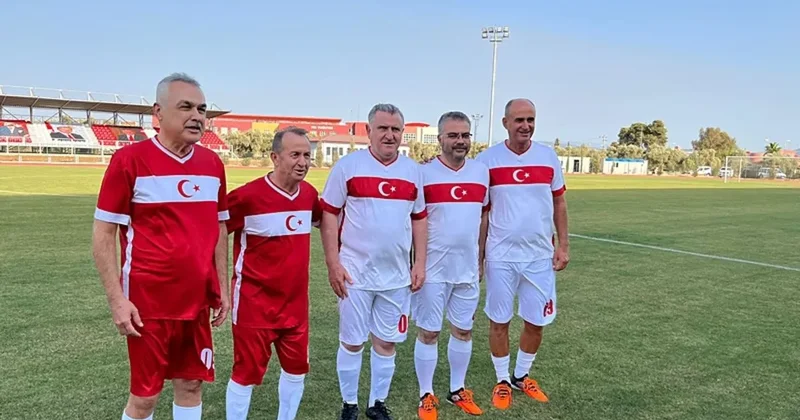 Gençlik ve Spor Bakanı Osman Aşkın Bak, Aydın da gösteri maçında forma giydi