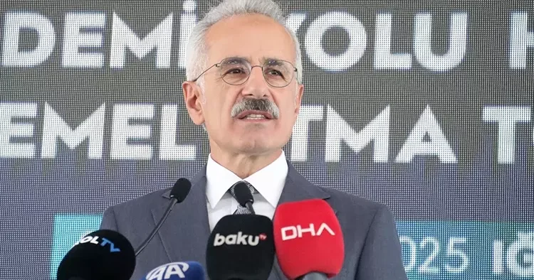Bakan Uraloğlu: Avrasya nın geleceğine damga vuruyoruz