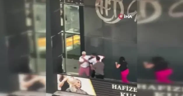 Esenyurt ta maganda kadın kuaförünü bastı, iş yeri sahibini bıçakla saldırdı