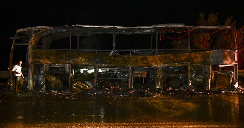 Ankara da yolcu otobüsü alev alev yandı Son dakika haberleri