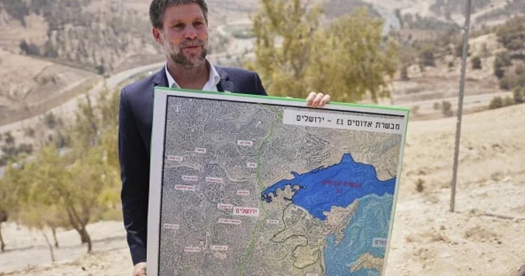 Kudüs ve Batı Şeria’yı koparacaklar: ‘Filistin’in tabutuna çiviyi çaktık’