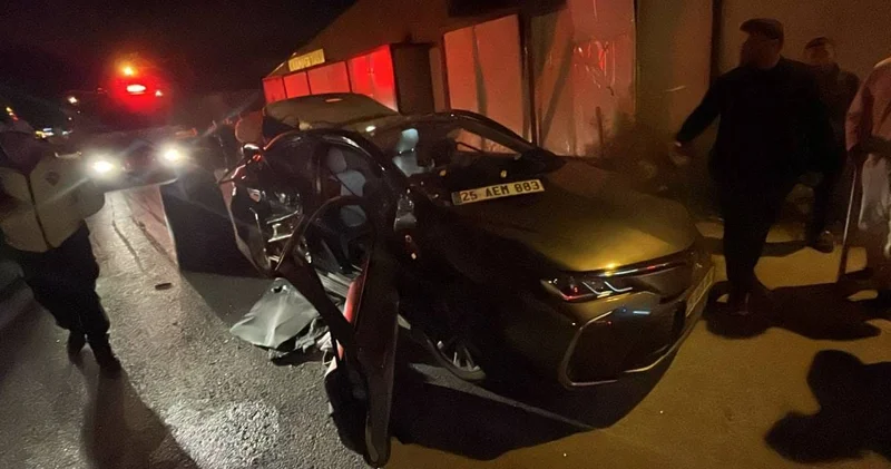 Arabadaki çakmak tüpü bomba gibi patladı: 2 kişi hastaneye kaldırıldı