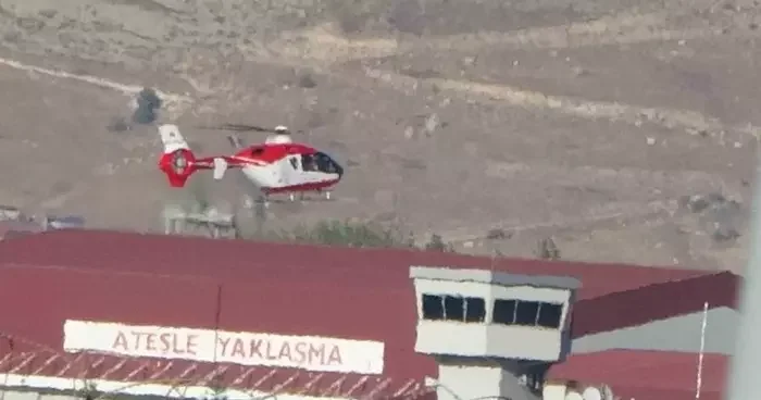 Asfiksi hastası yenidoğan bebek ambulans helikopterle Van’a getirildi