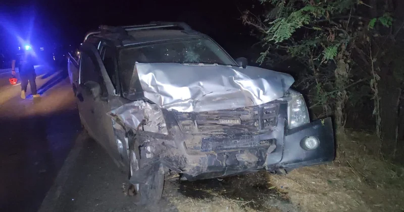 İzmir de kamyonet ile otomobil çarpıştı: Ölü ve çok sayıda yaralı var