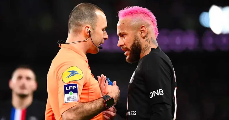 Neymar a kafa tutan hakem Fenerbahçe maçına atandı