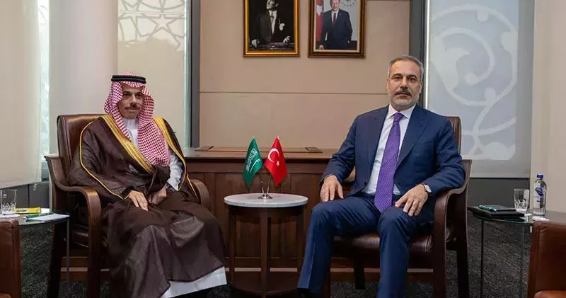 Dışişleri Bakanı Fidan, Suudi Arabistan Dışişleri Bakanı Faysal bin Ferhan ile görüştü