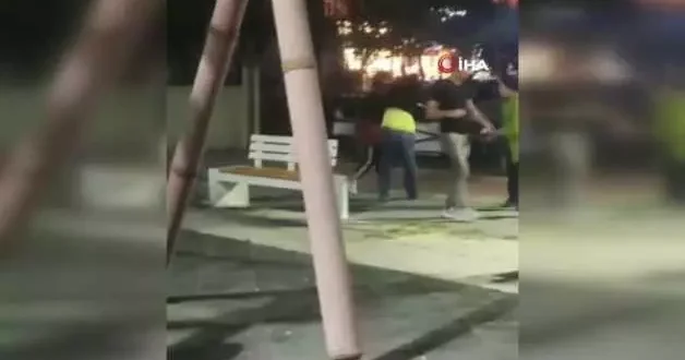 ATM’den para çeken kadını gasp etmek isteyen şüpheliye meydan dayağı attılar