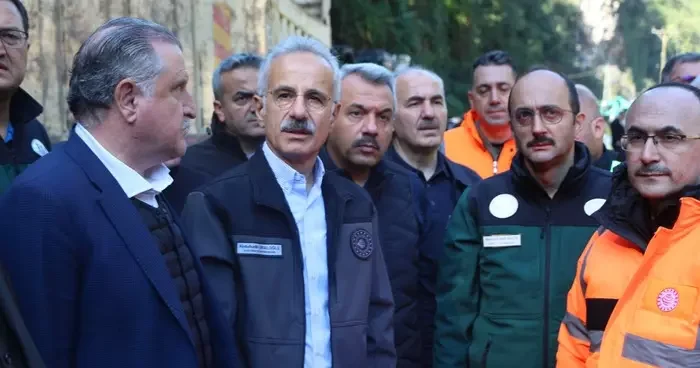Ulaştırma ve Altyapı Bakanı Abdulkadir Uraloğlu: Çamlıhemşin Ayder yolu tekrar ulaşıma açıldı