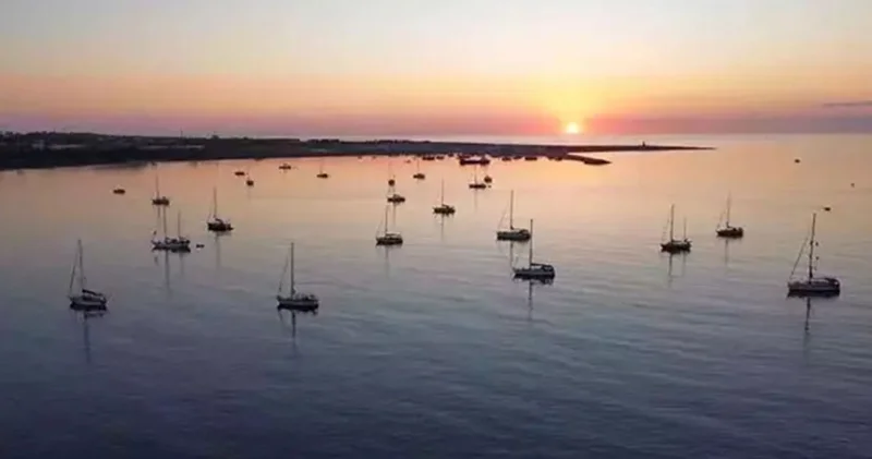Gazze ye hareket eden Sumud Filosu, kaynağı belirsiz dronlar tarafından takip ediliyor