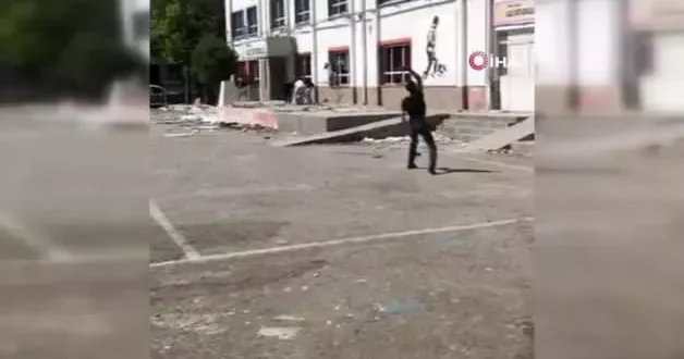 Okul bahçesinde şok eden görüntüler! Şüpheliler hakkında adli işlem yapıldı