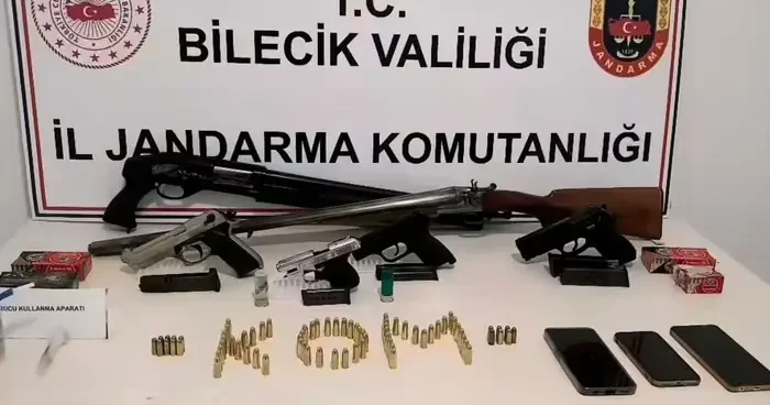 Bilecik te silah kaçakçılığı operasyonu! 3 zanlı yakalandı
