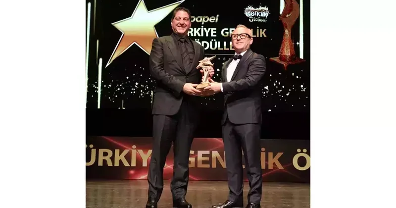 Papel Yönetim Kurulu Başkanı Yıldırım’a, ‘Gençlik Prestij Ödülü’ verildi