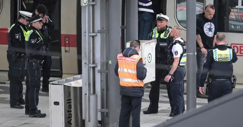 Hamburg da Bıçaklı Saldırı: 12 Yaralı