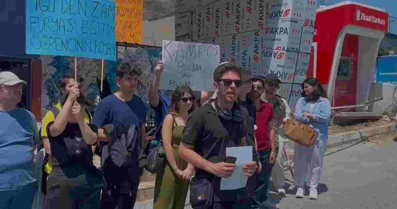 İstanbul Gelişim Üniversitesi öğrencilerinden zam eylemi!