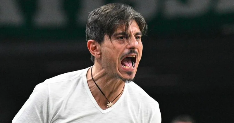 Panathinaikos Başkanı olay çıkardı: Fenerbahçe maçında ortalık gerildi