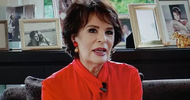 Hülya Koçyiğit: Ülkenizi ve sahip olduğunuz kültürü sevin