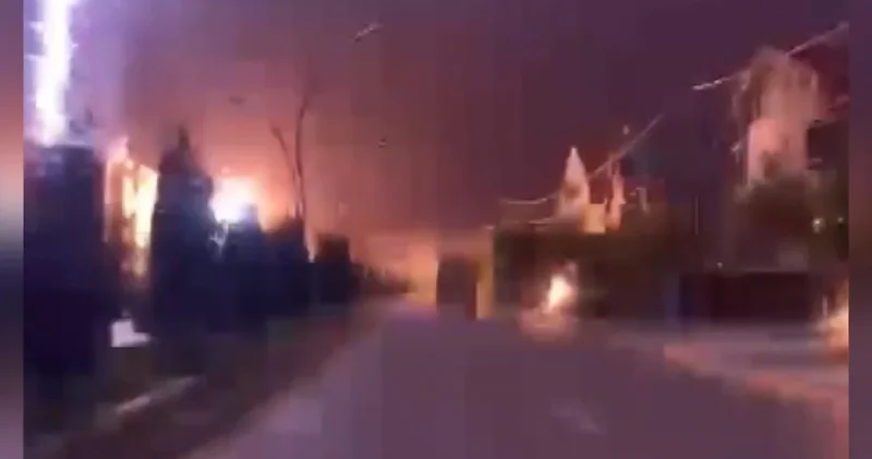Bolu’da korku dolu yıldırım düşme anı kameraya yansıdı