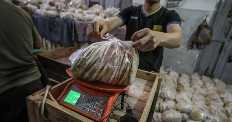 2 aydan fazla süredir kapalıydı... Gazze de fırınlar kısıtlı imkanlarla üretime başladı!
