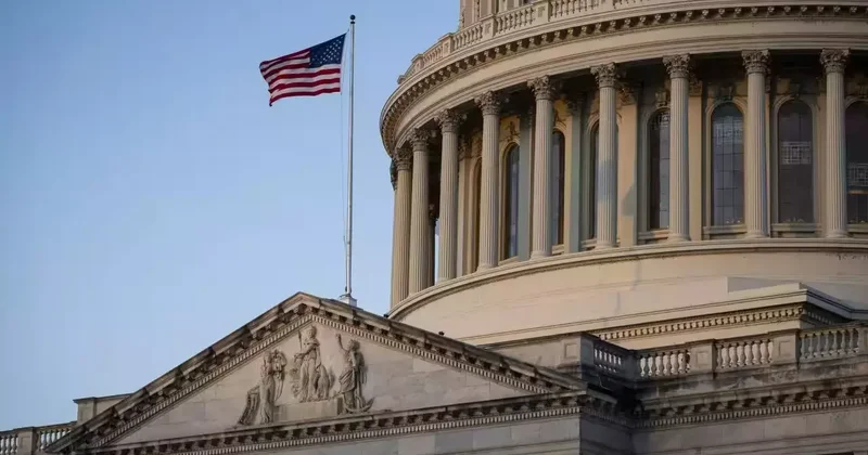 ABD Senatosu, California nın 2035 itibarıyla benzinli araç satış yasağını engelledi