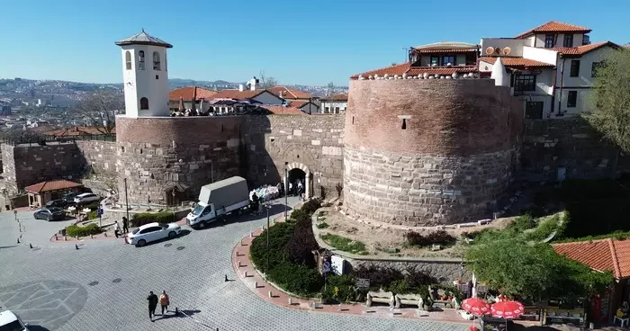 Ankara Kalesi surlarındaki restorasyon ve güçlendirme çalışmaları tamamlandı