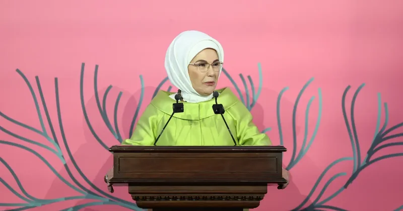 Emine Erdoğan dan evlenme yaşı uyarısı: Geçit vermemeliyiz