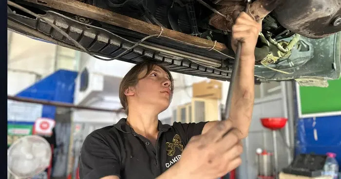 Çırak olarak girdiği sanayide kalfa oldu! İncilay tek başına motor tamir ediyor; Kadın eli değdikten sonra farklı oldu