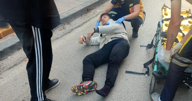 Sokak köpeklerinin saldırdığı motosiklet sürücüsü düşerek yaralandı Edirne Haberleri