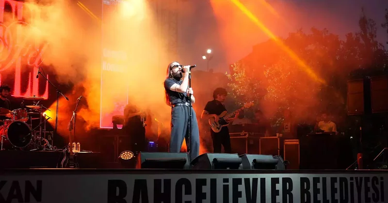 Emre Fel, Bahçelievler de konser verdi