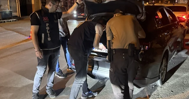 Edirne de otomobillerine standart dışı APP plaka takan sürücülere ceza kesildi Edirne Haberleri