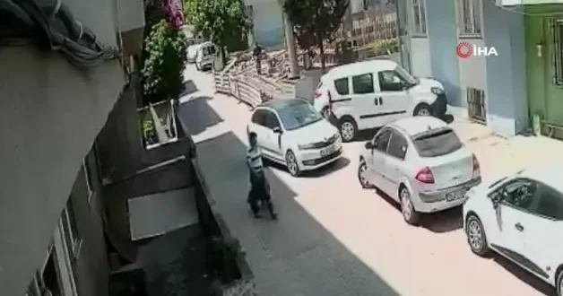 Yardım istedi, az kalsın otomobilinden oluyordu