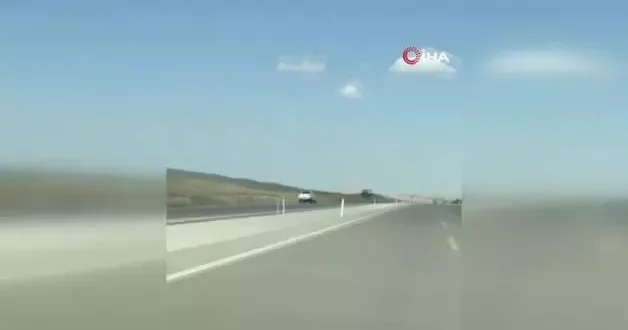 Ters şeritten giden kamyonet yürekleri ağza getirdi