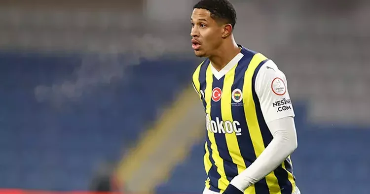 Fenerbahçe de Oosterwolde sahalara dönüyor!