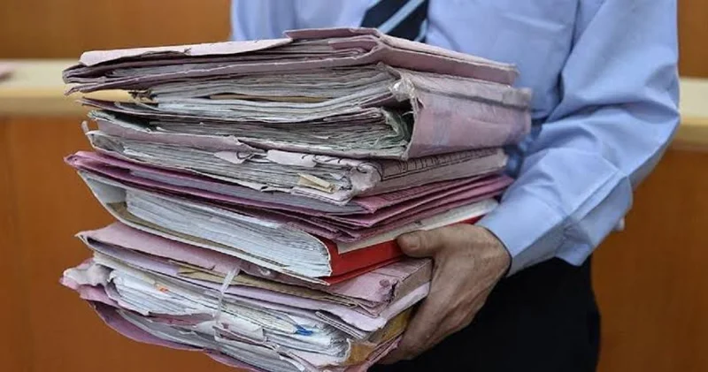 İcrada rekor: Halk yoksulluğun içinde kıvranıyor, Saray’ın ışıkları sönmüyor