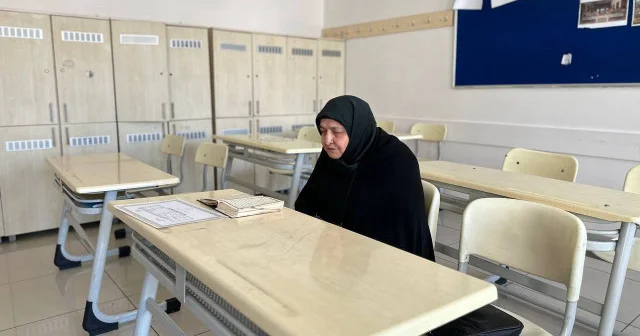 78 yaşında kadın azmiyle küçüklük hayalini gerçekleştirdi: Möminat teyze imam hatip lisesini bitirip hafız oldu VİDEO İZLE