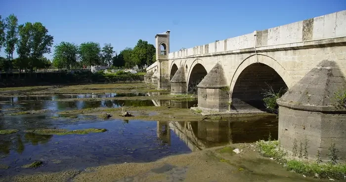 Korkutan manzara! Tunca Nehri nin su akışı durma noktasına geldi