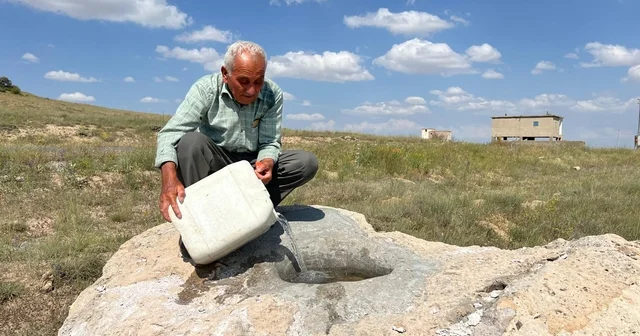 Yabani hayvanlar için yaptığı yalaklara yıllardır traktörle su taşıyor Nevşehir Haberleri
