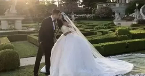 Sekiz yılda dördüncü boşanma davası açıldı: Ünlü çift bu evlilik işini bir türlü beceremedi!