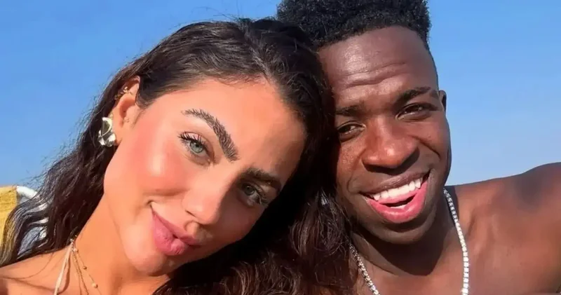 Sözleşme yenileme görüşmeleri durdurulan Vinicius Jr, Brezilyalı modellerle parti yaptı