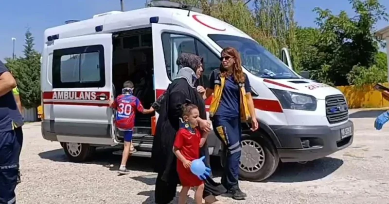 İnşaat alanına uçan triportördeki 2 si çocuk 4 kişi yaralandı