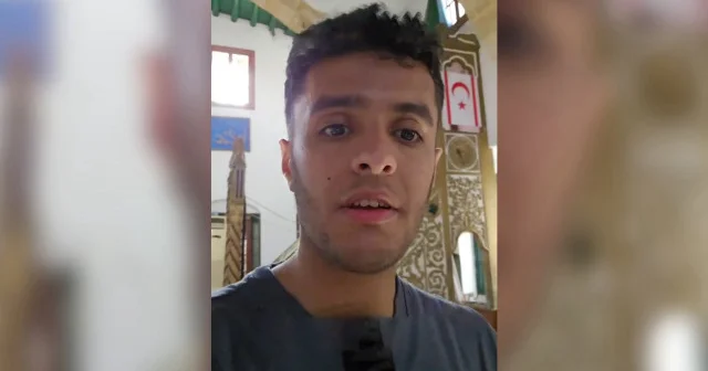 Genç gezgin Lefkoşa da cami deneyimi sonrası şaşkınlığını gizleyemedi: Yavru vatanda vakit namazları kılınmıyor mu? VİDEO İZLE
