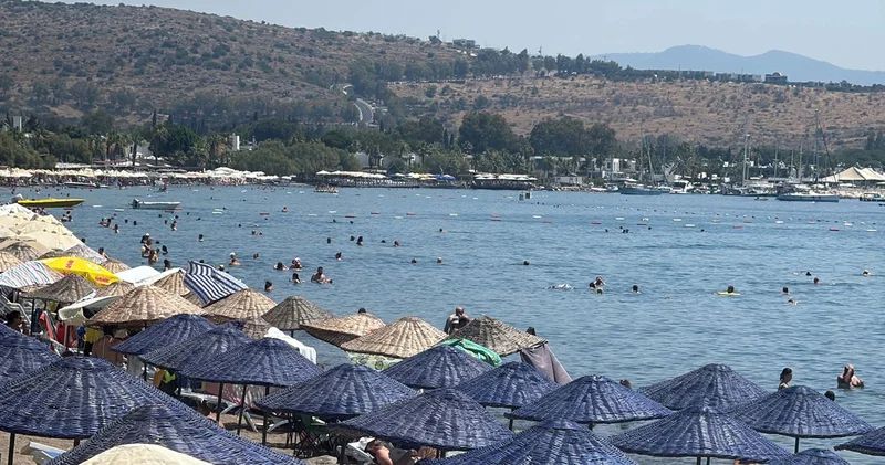 Bodrum kavruluyor: Hava sıcaklığı 38 dereceye ulaştı, plajlar doldu taştı