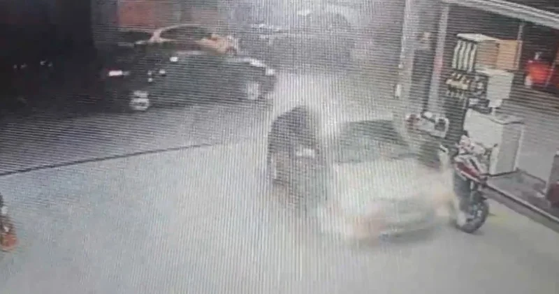 Akaryakıt istasyonunda cinayet! Kendisini vuran kişiyi araçla ezdi