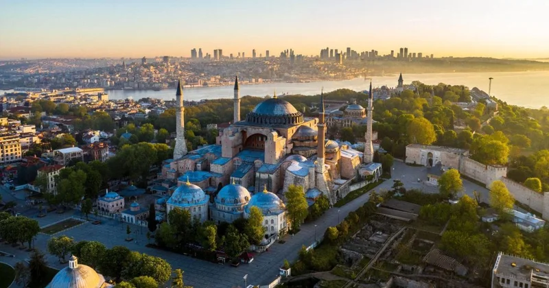 Ayasofya i Kebir Camii 40 milyon ziyaretçiyle rekor kırdı