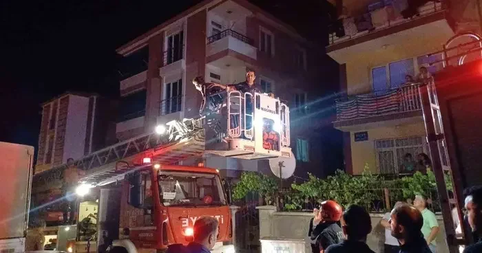 Çorum’da apartman dairesinde çıkan yangın paniğe yol açtı