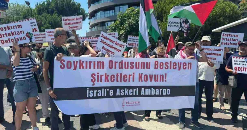 İsrail i protesto eden 7 kişi gözaltına alındı!