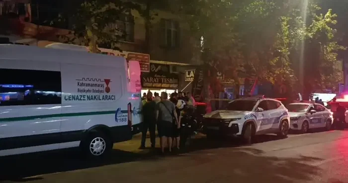 Yemek yediği sırada karısını başından vurarak öldürdü