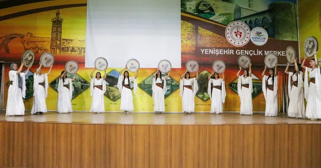 Diyarbakır da bendir çalan gençler törenlerin ve düğünlerin aranan grubu oldu Diyarbakır Haberleri